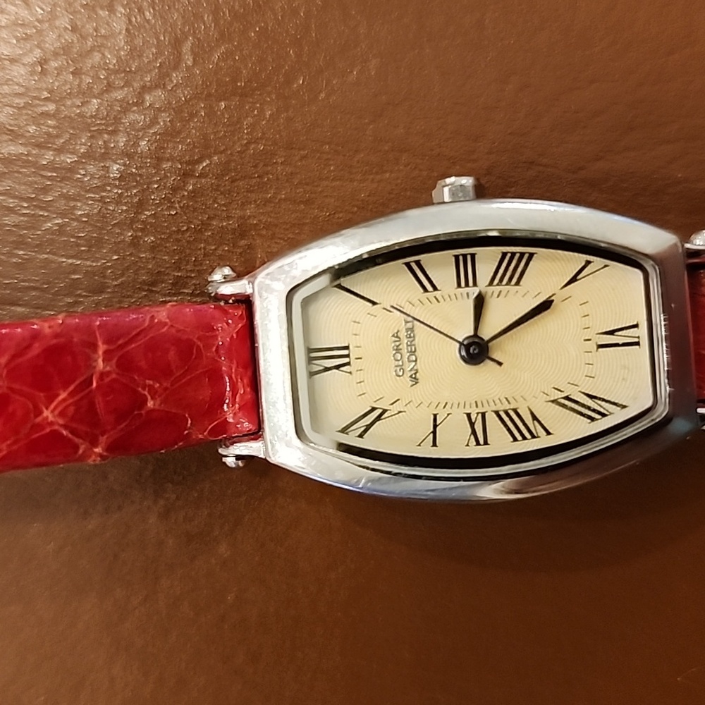 Gloria Vanderbilt Ladies Watch with Red strap 62528 GVT Serviced and New Battery